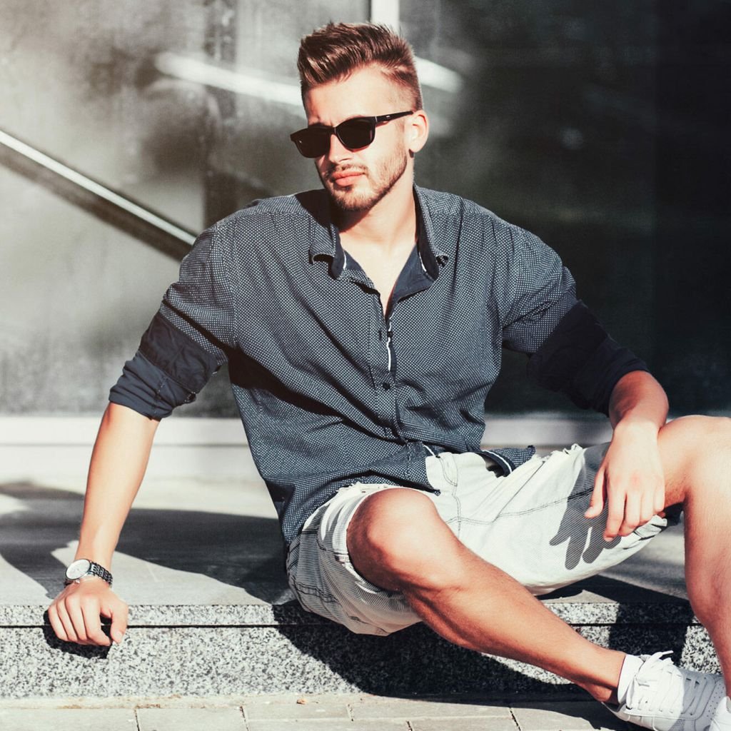 Lorem Ipsum. Proin gravida nibh vel velit auctor aliquet. Aenean sollicitudin, lorem quis bi bendum auctor, nisi elit consequat ipsum