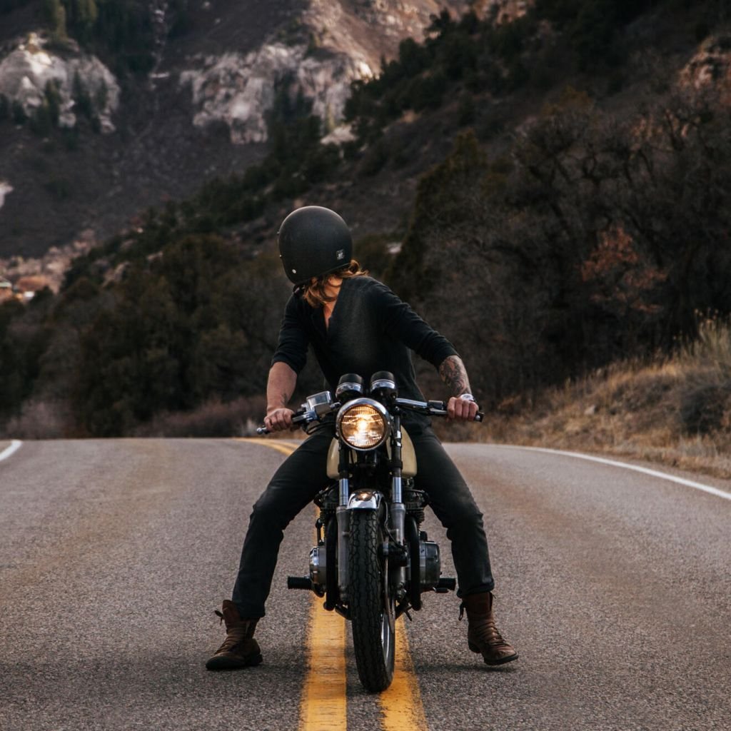Lorem Ipsum. Proin gravida nibh vel velit auctor aliquet. Aenean sollicitudin, lorem quis bi bendum auctor, nisi elit consequat ipsum