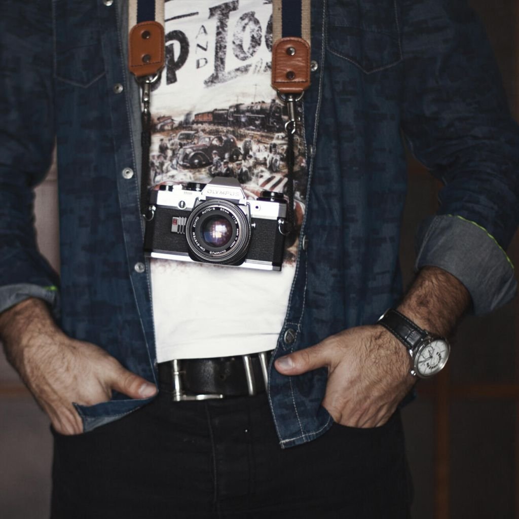 Lorem Ipsum. Proin gravida nibh vel velit auctor aliquet. Aenean sollicitudin, lorem quis bi bendum auctor, nisi elit consequat ipsum
